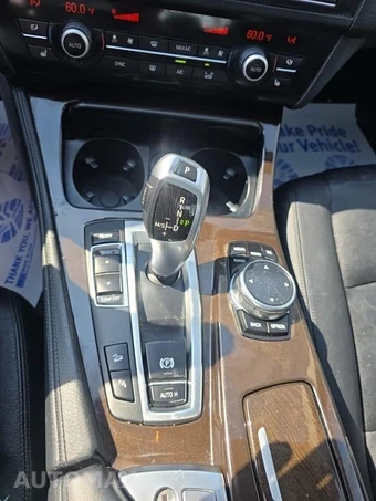2014 BMW 5 Series Sedan 528i xDrive - miniatura 30