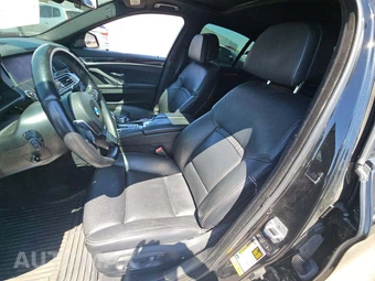 2014 BMW 5 Series Sedan 535d M SPORT LINE - miniatura 3