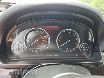 2014 BMW 5 Series Sedan 535i xDrive - miniatura 12