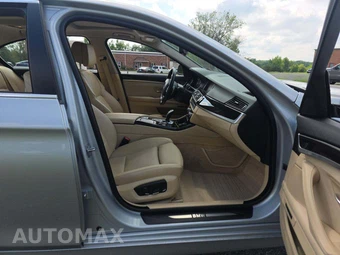 2014 BMW 5 Series Sedan 550i xDrive - miniatura 18