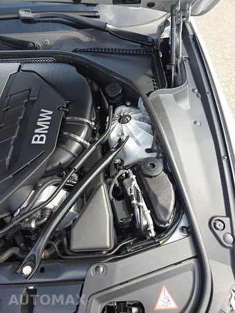 2014 BMW 5 Series Sedan 550i xDrive - miniatura 24
