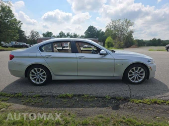 2014 BMW 5 Series Sedan 550i xDrive - miniatura 4