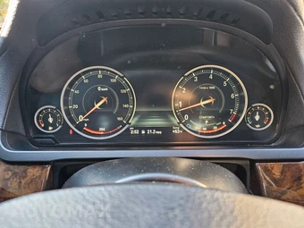 2014 BMW 7 Series Sedan 740Li - miniatura 25