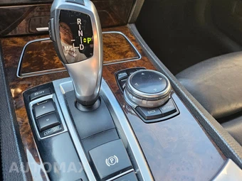 2014 BMW 7 Series Sedan 740Li - miniatura 31