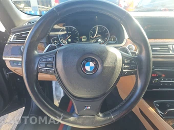 2014 BMW 7 Series Sedan 750i – miniatura 10