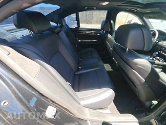 2014 BMW 7 Series Sedan 750i - miniatura 13