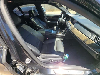 2014 BMW 7 Series Sedan 750i - miniatura 15