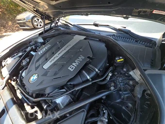 2014 BMW 7 Series Sedan 750i - miniatura 24