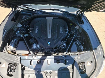 2014 BMW 7 Series Sedan 750i - miniatura 25