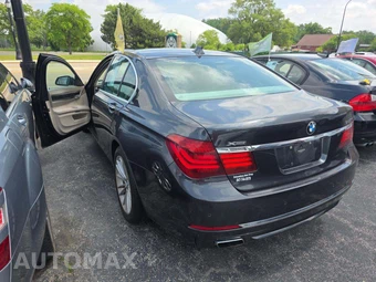 2014 BMW 7 Series Sedan 750i xDrive - miniatura 2