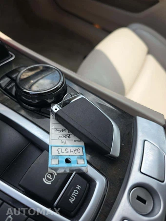 2014 BMW 7 Series Sedan 750i xDrive - miniatura 8