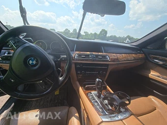 2014 BMW 7 Series Sedan 750Li xDrive - miniatura 11