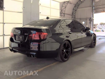 2014 BMW M5 Sedan - miniatura 4