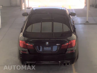 2014 BMW M5 Sedan - miniatura 5