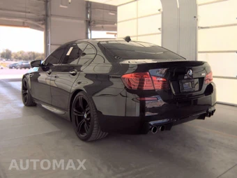 2014 BMW M5 Sedan - miniatura 6