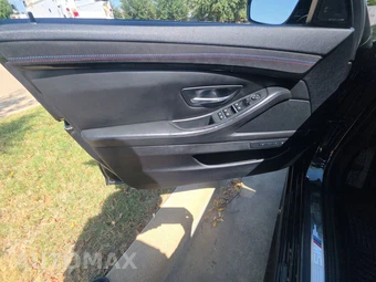 2014 BMW M5 Sedan - miniatura 9
