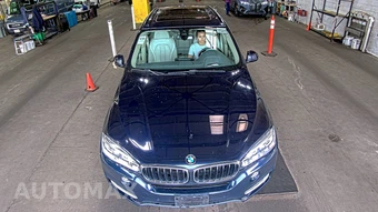 2014 BMW X5 Sports Activity Vehicle xDrive35i - miniatura 2