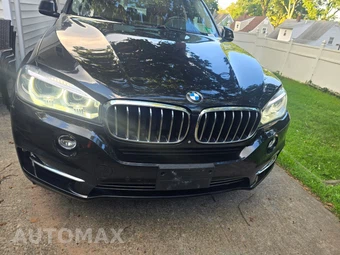 2014 BMW X5 Sports Activity Vehicle xDrive35i - miniatura 3