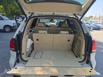 2014 BMW X5 Sports Activity Vehicle xDrive50i - miniatura 12