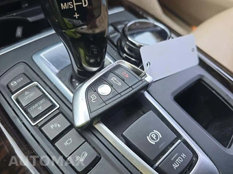 2014 BMW X5 Sports Activity Vehicle xDrive50i - miniatura 5