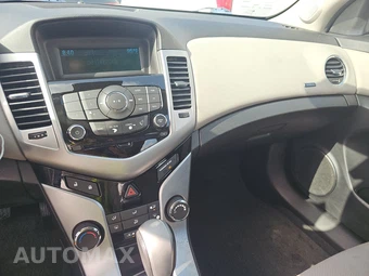 2014 Chevrolet Cruze LS 1SB - miniatura 11