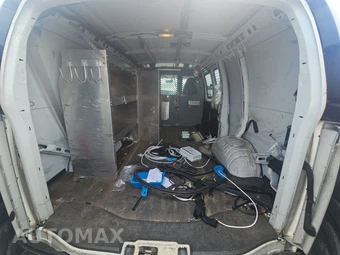 2014 Chevrolet Express 1500 Cargo Van 1WT 135.0" WB - miniatura 15
