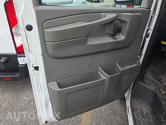 2014 Chevrolet Express 1500 Cargo Van 1WT 135.0" WB - miniatura 9