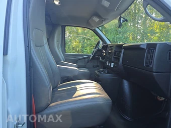 2014 Chevrolet Express 1500 Cargo Van 1WT 135.0" WB - miniatura 8