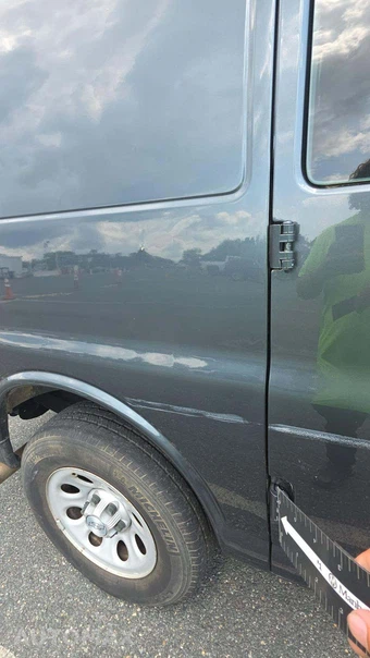 2014 Chevrolet Express 1500 Cargo Van 1WT 135.0" WB – miniatura 21