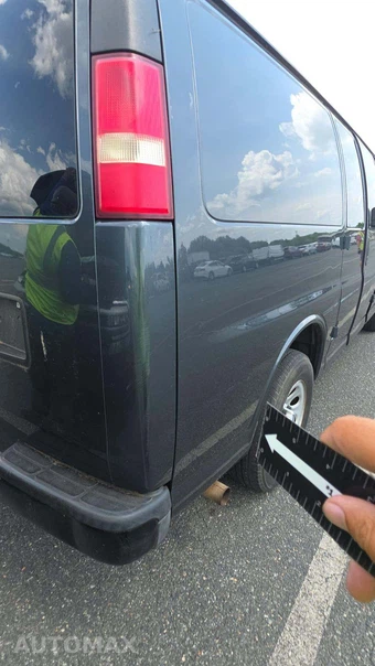 2014 Chevrolet Express 1500 Cargo Van 1WT 135.0" WB – miniatura 29