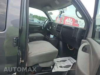2014 Chevrolet Express 1500 Cargo Van 1WT 135.0" WB – miniatura 8