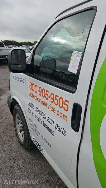 2014 Chevrolet Express 1500 Cargo Van 1WT 135.0" WB – miniatura 26