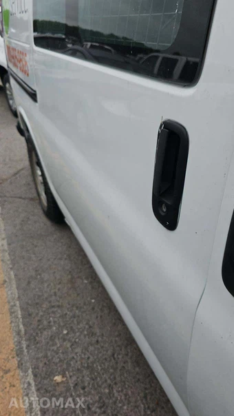 2014 Chevrolet Express 1500 Cargo Van 1WT 135.0" WB – miniatura 28