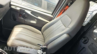 2014 Chevrolet Express 1500 Cargo Van 1WT 135.0" WB – miniatura 27