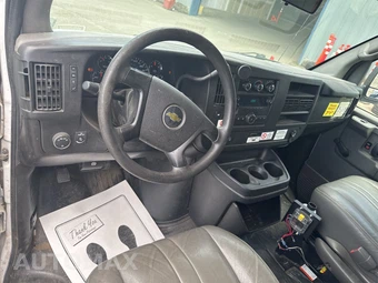2014 Chevrolet Express 1500 Cargo Van 1WT 135.0" WB - miniatura 4