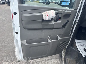 2014 Chevrolet Express 1500 Cargo Van 1WT 135.0" WB - miniatura 9