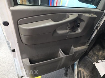 2014 Chevrolet Express 2500 Cargo Van 1WT 135.0" WB – miniatura 9