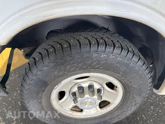2014 Chevrolet Express 2500 Cargo Van 1WT 135.0" WB – miniatura 29