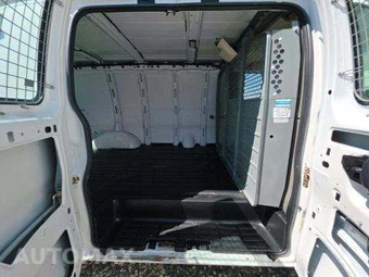 2014 Chevrolet Express 2500 Cargo Van 1WT 135.0" WB - miniatura 16