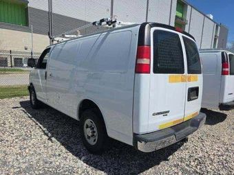 2014 Chevrolet Express 2500 Cargo Van 1WT 135.0" WB - miniatura 2