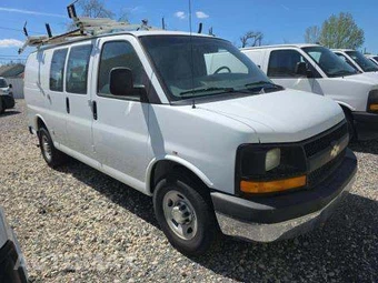 2014 Chevrolet Express 2500 Cargo Van 1WT 135.0" WB - miniatura 4