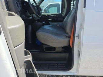 2014 Chevrolet Express 2500 Cargo Van 1WT 135.0" WB - miniatura 6