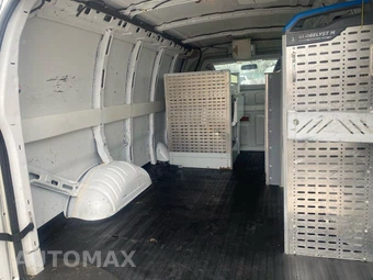 2014 Chevrolet Express 2500 Cargo Van 1WT 135.0" WB - miniatura 10