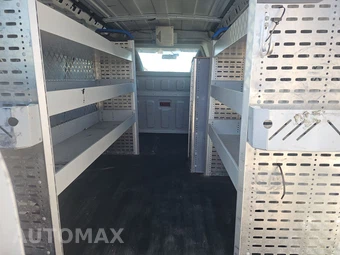 2014 Chevrolet Express 2500 Cargo Van 1WT 135.0" WB - miniatura 16