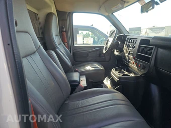 2014 Chevrolet Express 2500 Cargo Van 1WT 135.0" WB - miniatura 8