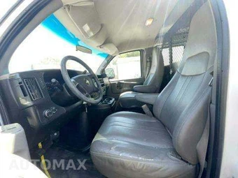 2014 Chevrolet Express 2500 Cargo Van 1WT 135.0" WB – miniatura 4