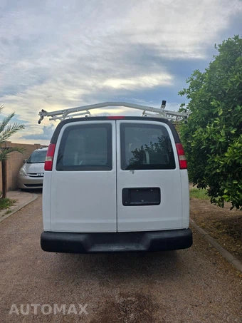 2014 Chevrolet Express 2500 Cargo Van 1WT 135.0" WB - miniatura 12