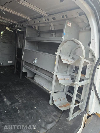 2014 Chevrolet Express 2500 Cargo Van 1WT 135.0" WB - miniatura 16