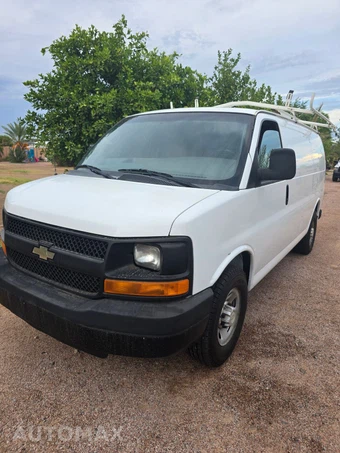 2014 Chevrolet Express 2500 Cargo Van 1WT 135.0" WB - miniatura 2