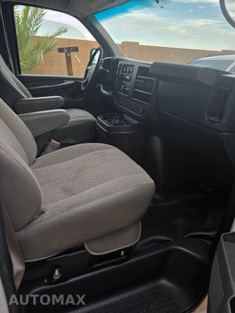 2014 Chevrolet Express 2500 Cargo Van 1WT 135.0" WB - miniatura 26